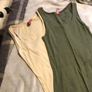 Set of 2 tank tops